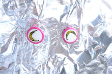 Cargar imagen en el visor de la galería, Banana Pink Button Earring - Warhol Inspired
