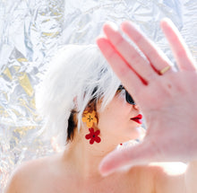 Cargar imagen en el visor de la galería, Flowers, c. 1964 Inspired Earrings - Warhol Inspired
